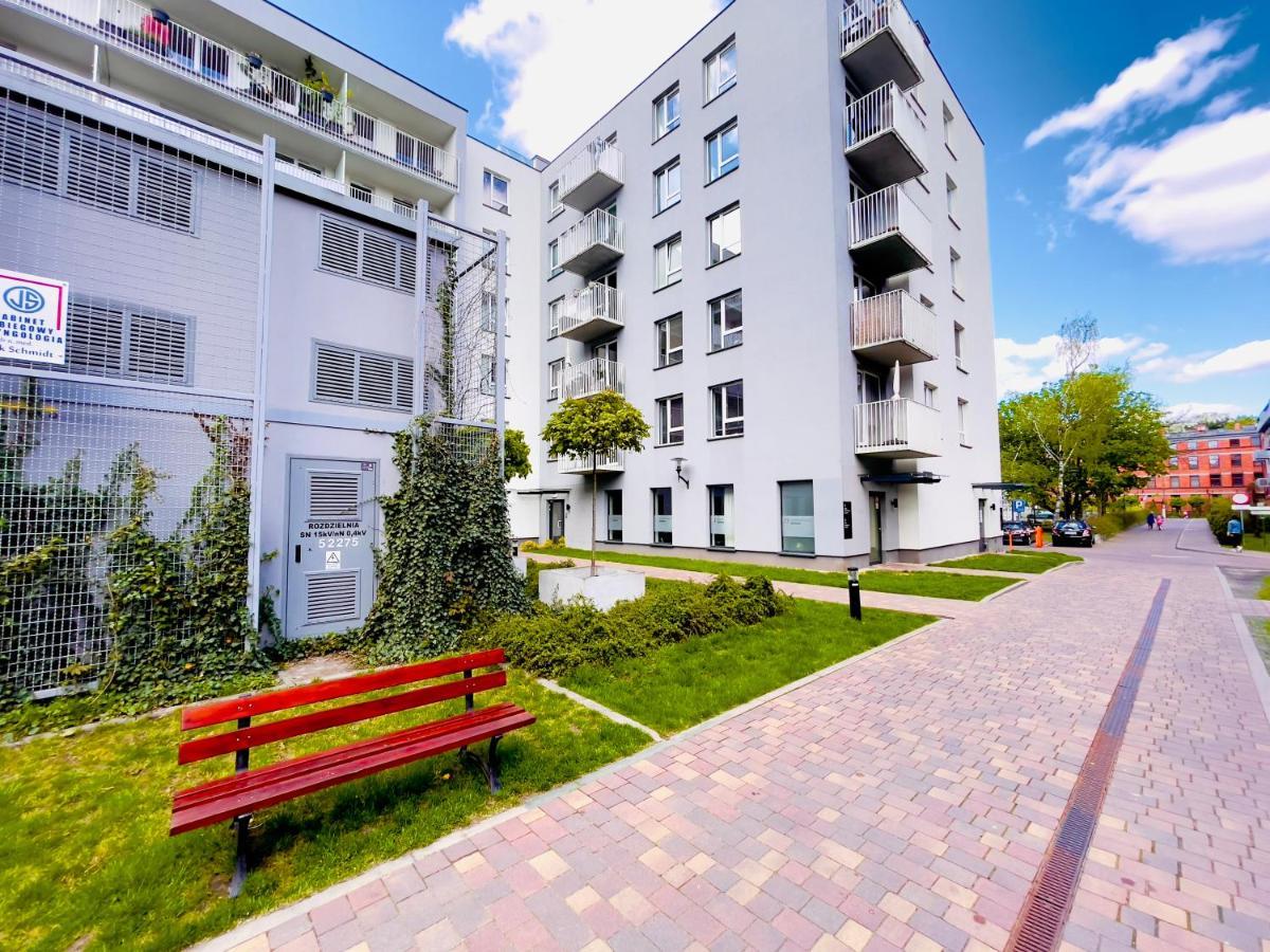 Apartment Golden Tobaco By Aparo - Winda, Lozeczko, Balkon, Atlas Arena, Zoo, Aquapark, Piotrkowska, Park, Dworzec Pkp, Ekspres Do Kawy